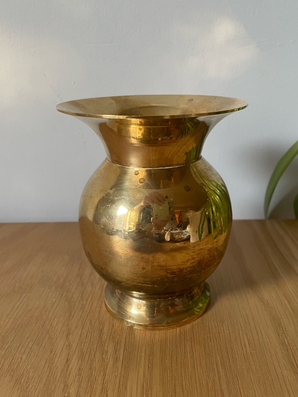 Vintage MCM Brass Decorative Spittoon Vase India 4.5”
